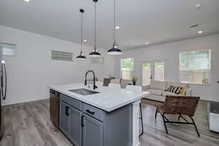 970 Highland Sound Ln, Houston, TX 77091 - Photo 8