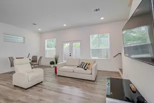970 Highland Sound Ln, Houston, TX 77091 - Photo 12