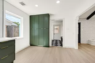 11306 Valley Spring Dr, Houston, TX 77043 - Photo 12