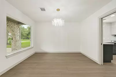 11306 Valley Spring Drive, Houston, TX 77043 - Photo 16
