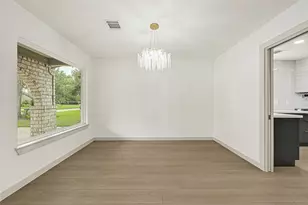 11306 Valley Spring Dr, Houston, TX 77043 - Photo 16