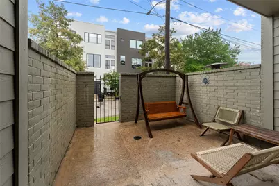 2218 Hopkins Street #2218, Houston, TX 77006 - Photo 1