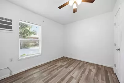 626 Henke Street #A, Houston, TX 77020 - Photo 12