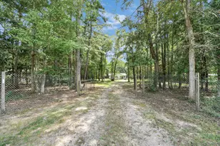 121 Elendor Dr, Cleveland, TX 77328 - Photo 2