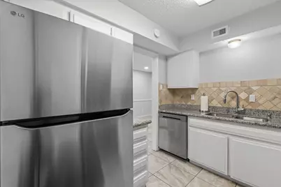 7900 Westheimer Road #241, Houston, TX 77063 - Photo 6