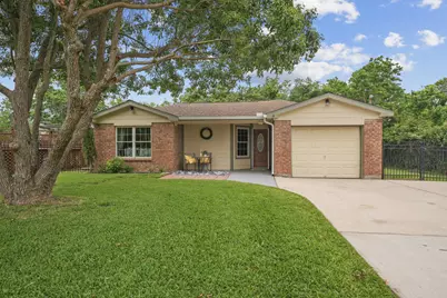 5520 Henley Street, Santa Fe, TX 77510 - Photo 2