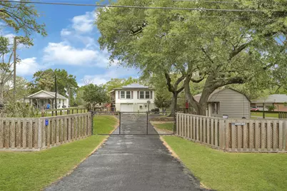 1008 E Houston Street, Highlands, TX 77562 - Photo 46