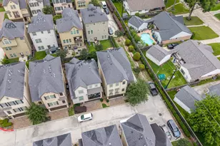 10602 Enclave Shadows Ct, Houston, TX 77043 - Photo 42