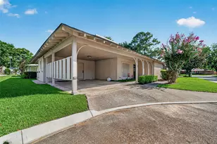 31 Champions Colony E, Houston, TX 77069 - Photo 2