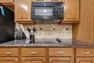 31 Champions Colony E, Houston, TX 77069 - Photo 12