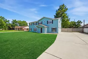 625 Shadylawn St, Shoreacres, TX 77571 - Photo 2