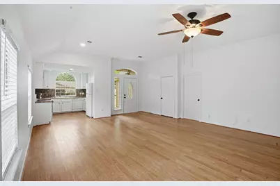 319 Moore Street, Tomball, TX 77375 - Photo 4