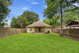 319 Moore St, Tomball, TX 77375 - Photo 16