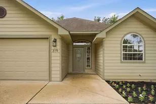 319 Moore St, Tomball, TX 77375 - Photo 2