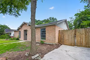 706 Buoy Rd, Houston, TX 77062 - Photo 6