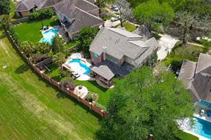 35 Hannahs Way Ct, Sugar Land, TX 77479 - Photo 2