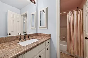 35 Hannahs Way Ct, Sugar Land, TX 77479 - Photo 32