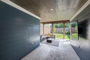 826 E 24th St, Houston, TX 77009 - Photo 32