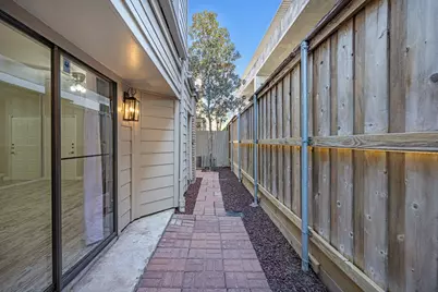 1829 Augusta Drive #28, Houston, TX 77057 - Photo 4