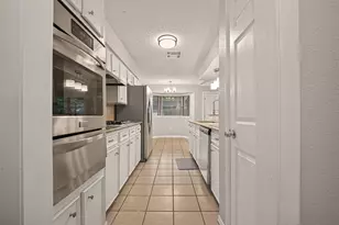 5735 Hoover St, Houston, TX 77092 - Photo 8