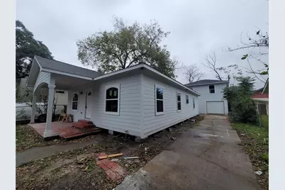7033 Avenue E, Houston, TX 77011 - Photo 1