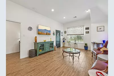 15014 Lake Shore Avenue, Mont Belvieu, TX 77523 - Photo 10
