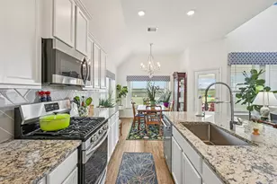 15014 Lake Shore Ave, Mont Belvieu, TX 77523 - Photo 20