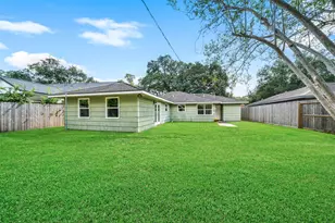 4806 Hummingbird St, Houston, TX 77035 - Photo 24