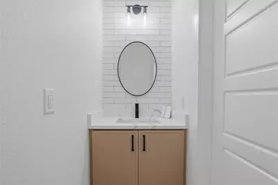 317 S 3rd Street, La Porte, TX 77571 - Photo 4