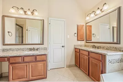 2411 Linden Bluff Court, Sugar Land, TX 77479 - Photo 38