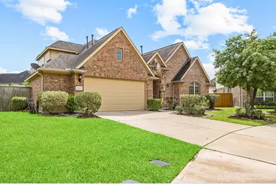 2411 Linden Bluff Court, Sugar Land, TX 77479 - Photo 2