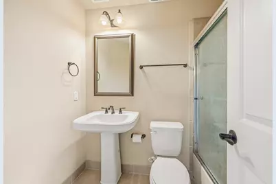 2411 Linden Bluff Court, Sugar Land, TX 77479 - Photo 32