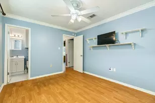 429 E Kiber St, Angleton, TX 77515 - Photo 20