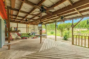 429 E Kiber St, Angleton, TX 77515 - Photo 10