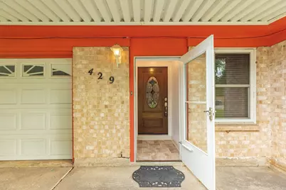 429 E Kiber Street, Angleton, TX 77515 - Photo 4