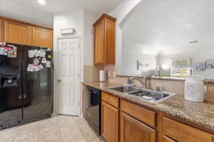 12943 Palm Leaf Ct, Houston, TX 77044 - Photo 8