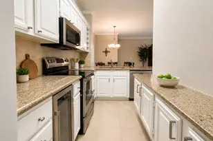 2100 Welch St, Houston, TX 77019 - Photo 4