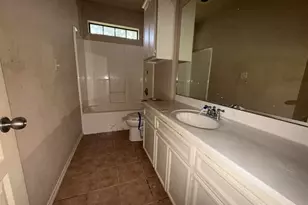 8010 Torrey Pines Cir, Beaumont, TX 77707 - Photo 10