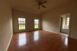 8010 Torrey Pines Cir, Beaumont, TX 77707 - Photo 6