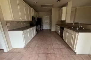 8010 Torrey Pines Cir, Beaumont, TX 77707 - Photo 12