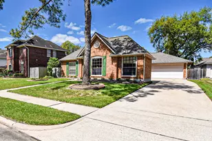 827 Knotty Elmwood Trail, Houston, TX 77062 - Photo 2