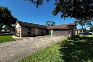 9914 El Chaco St, Baytown, TX 77521 - Photo 2