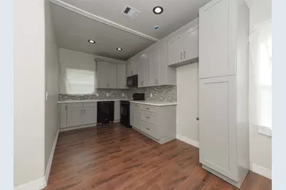9305 Kentshire Drive, Houston, TX 77078 - Photo 18