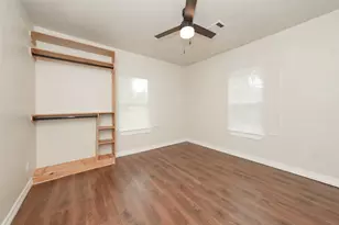 9305 Kentshire Dr, Houston, TX 77078 - Photo 12