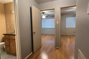 7913 Grove Ridge Dr, Houston, TX 77061 - Photo 16