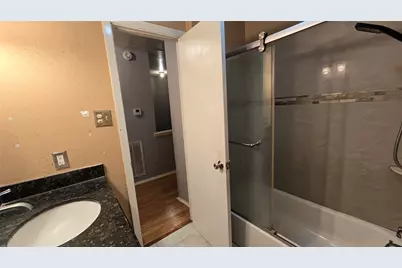 7913 Grove Ridge Drive, Houston, TX 77061 - Photo 24