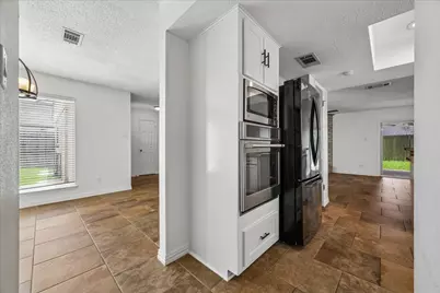 810 Halewood Drive, Houston, TX 77062 - Photo 6