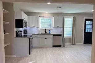 2005 Magnolia Dr, La Marque, TX 77568 - Photo 8