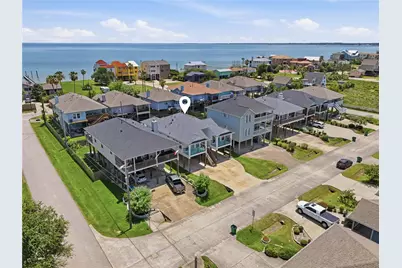 2116 Menard Avenue, Seabrook, TX 77586 - Photo 2