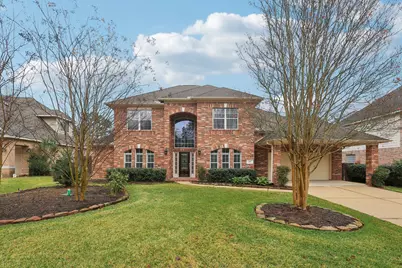 182 N Hazelcrest Circle, The Woodlands, TX 77382 - Photo 1